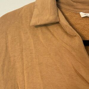 Medium Tan Cropped Sweatshirt w collar